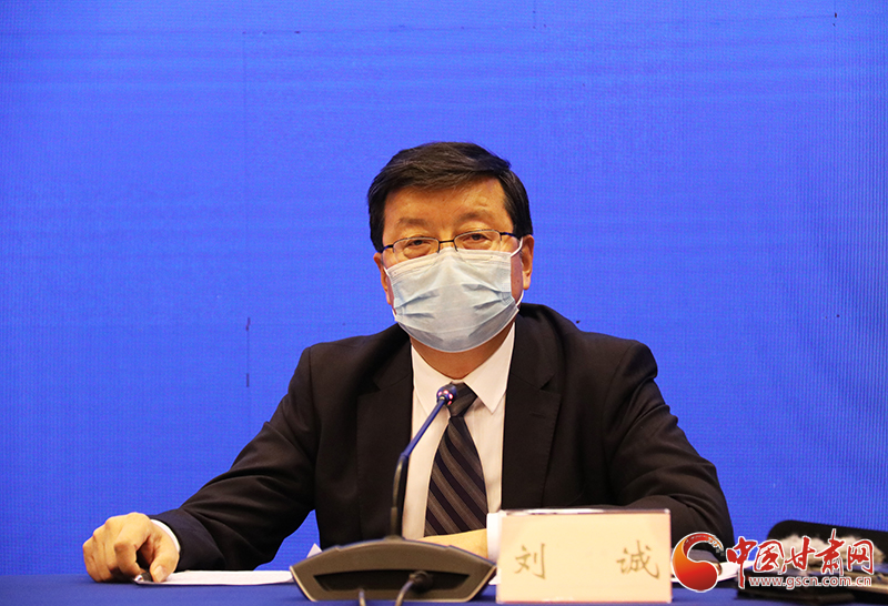 甘肅省人社廳：落實(shí)落細(xì)“四個(gè)確?！贝胧?實(shí)現(xiàn)貧困人口基本養(yǎng)老保險(xiǎn)全覆蓋（圖）