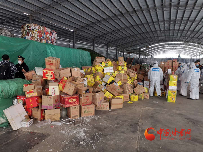 蘭州七里河區(qū)市場(chǎng)監(jiān)督管理局“3 .15”行動(dòng)銷毀11萬(wàn)元罰沒(méi)物資