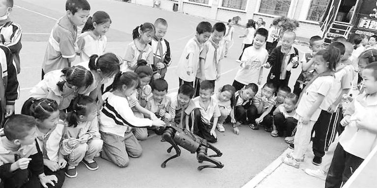 科普大篷車(chē)“開(kāi)”進(jìn)甘南