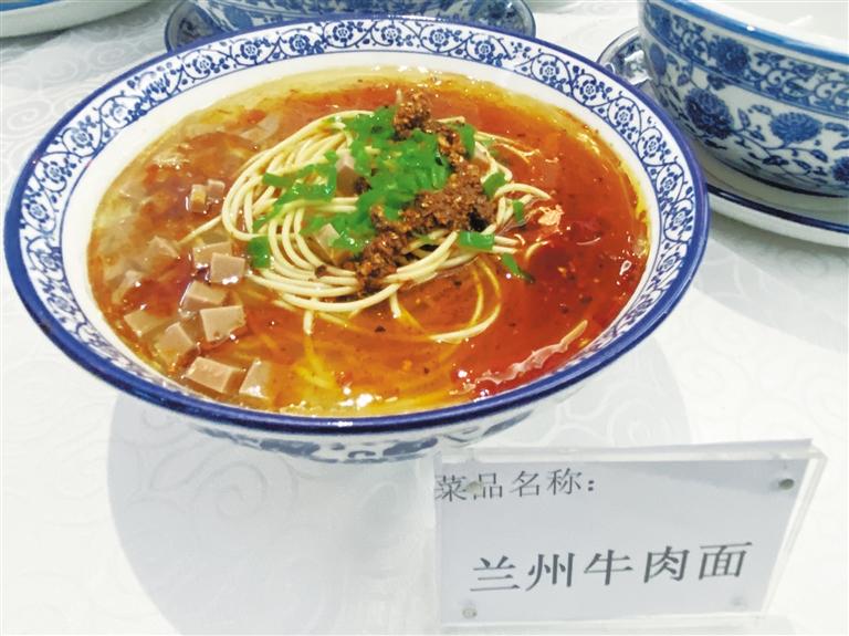 品香茗吃美食 還能K歌跳舞 “環(huán)西部火車(chē)游”專(zhuān)列爽得很！