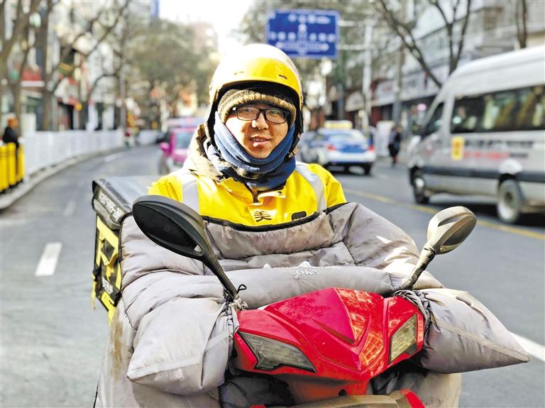 外賣小哥王全軍：好好干，在蘭州買套房