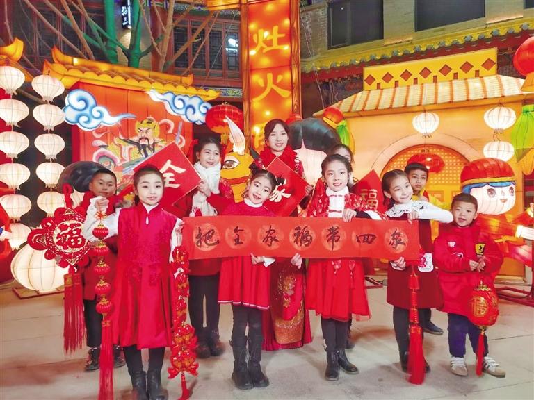 中共蘭州市委宣傳部出品 原創(chuàng)音樂電視《全家?！?向全市人民拜年！