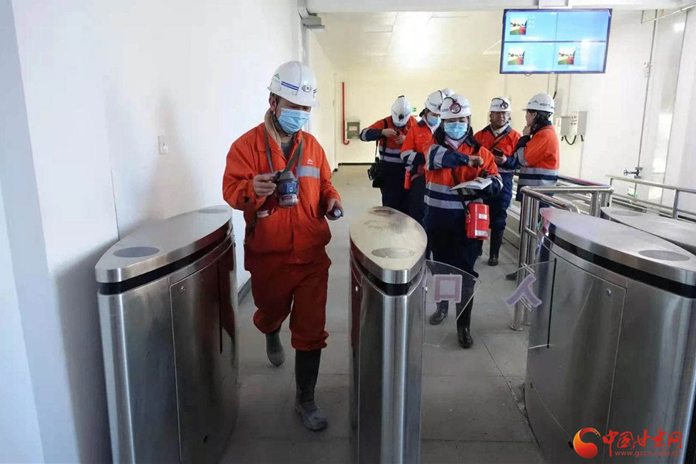 【新春走基層】春節(jié)，他們依然堅(jiān)守在600米礦井下