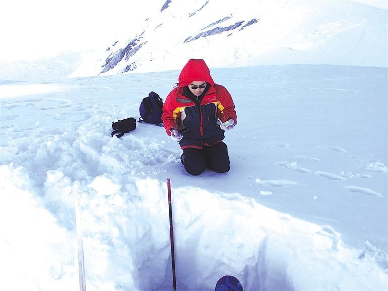 中科院西北研究院研究員李宗?。浩钸B山上的“守望者”