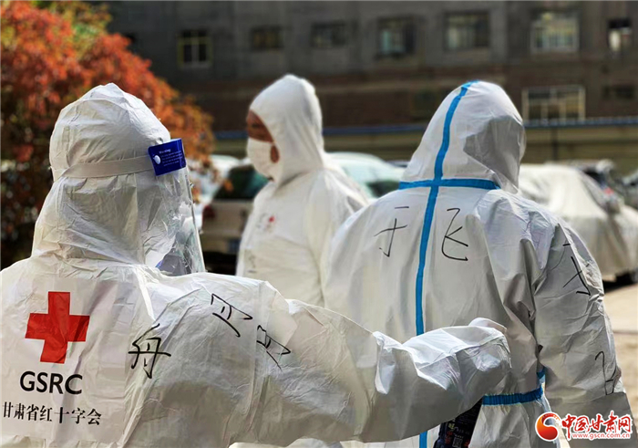 【甘快看·長圖】致敬“最美逆行者” 請(qǐng)記住防疫一線上的“平凡面孔”