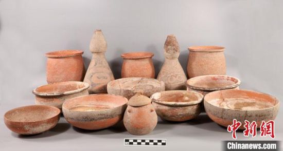 圖為圪垯川遺址出土的器物組合。(資料圖) 甘肅省文物局供圖