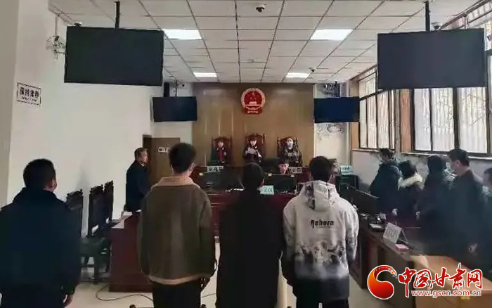 依法帶娃！甘肅省平?jīng)鍪邪l(fā)出首份《家庭教育令》