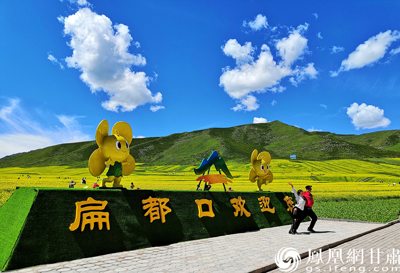 河西走廊張掖扁都口，古絲綢之路要道。王振武 攝