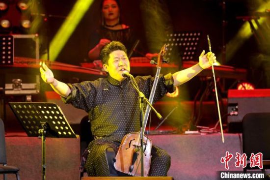 圖為樂隊(duì)主創(chuàng)巴依勒格。(資料圖) 受訪者供圖